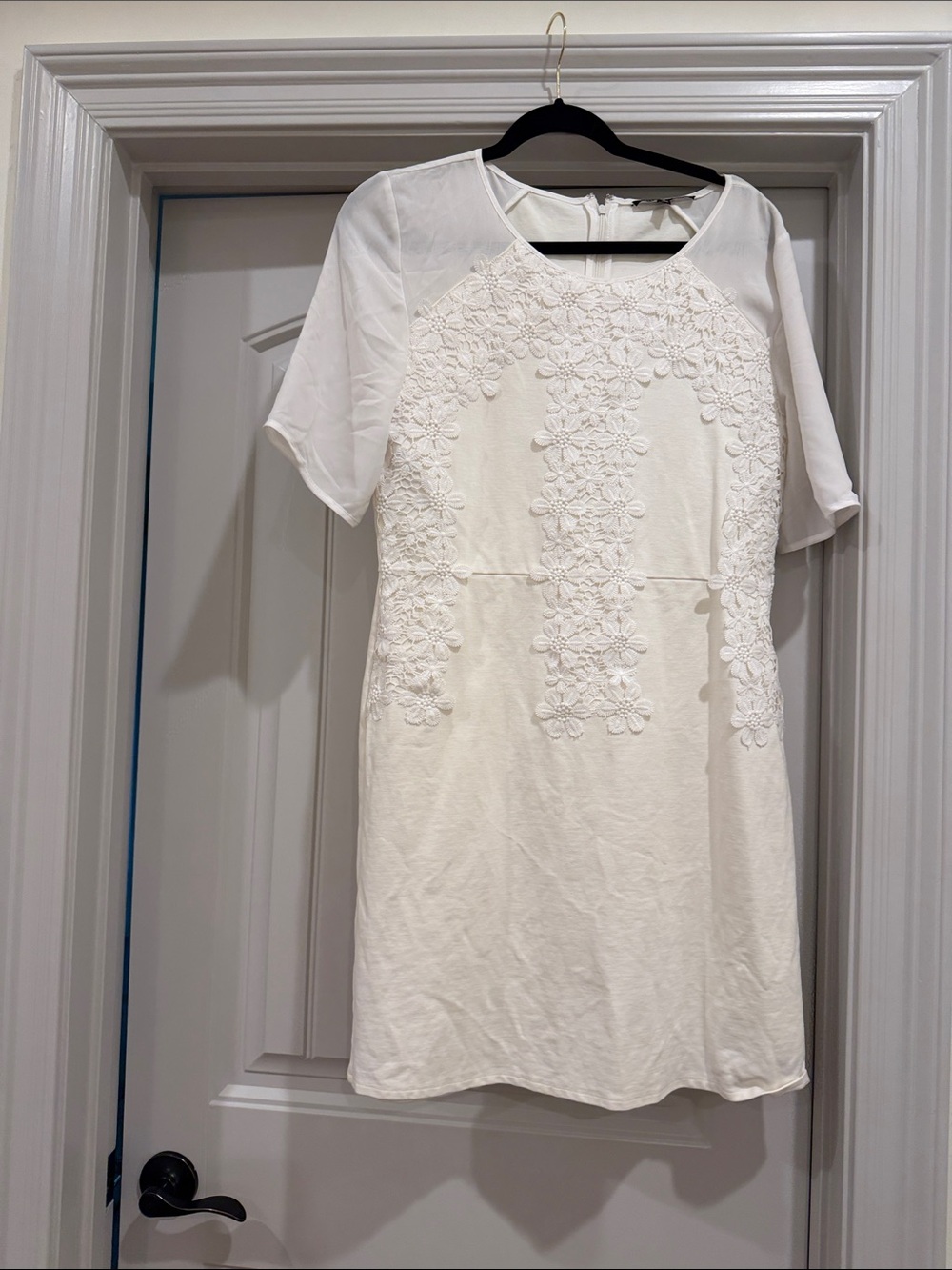 Gianni Bini White Floral-Appliqué Mini Dress